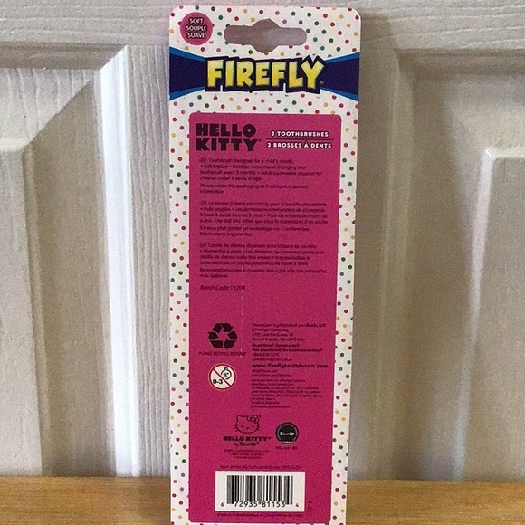 Firefly 3 Pack Hello Kitty Toothbrushes - Picture 5 of 9